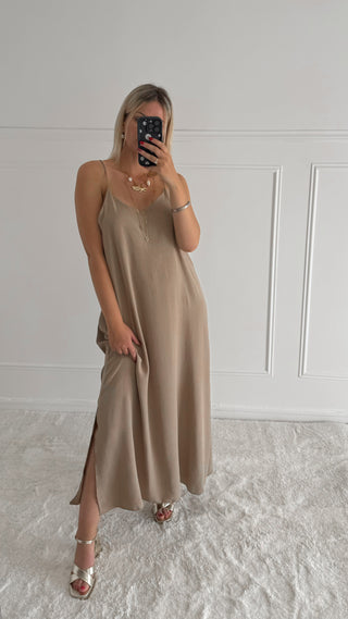 Robe Nelly (taupe) 🇮🇹