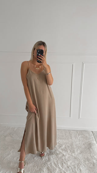 Robe Nelly (taupe) 🇮🇹