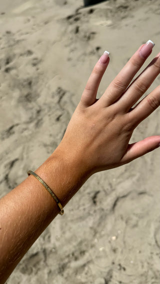 Bracelet " Loin des yeux, près du coeur " (doré)