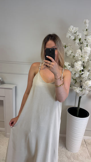 Robe Nina (beige) 🇮🇹
