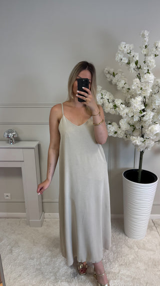 Robe Nina (beige) 🇮🇹