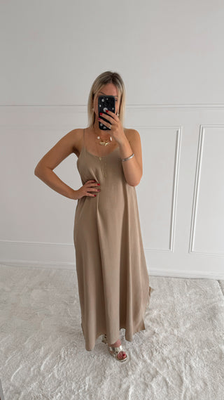 Robe Nelly (taupe) 🇮🇹